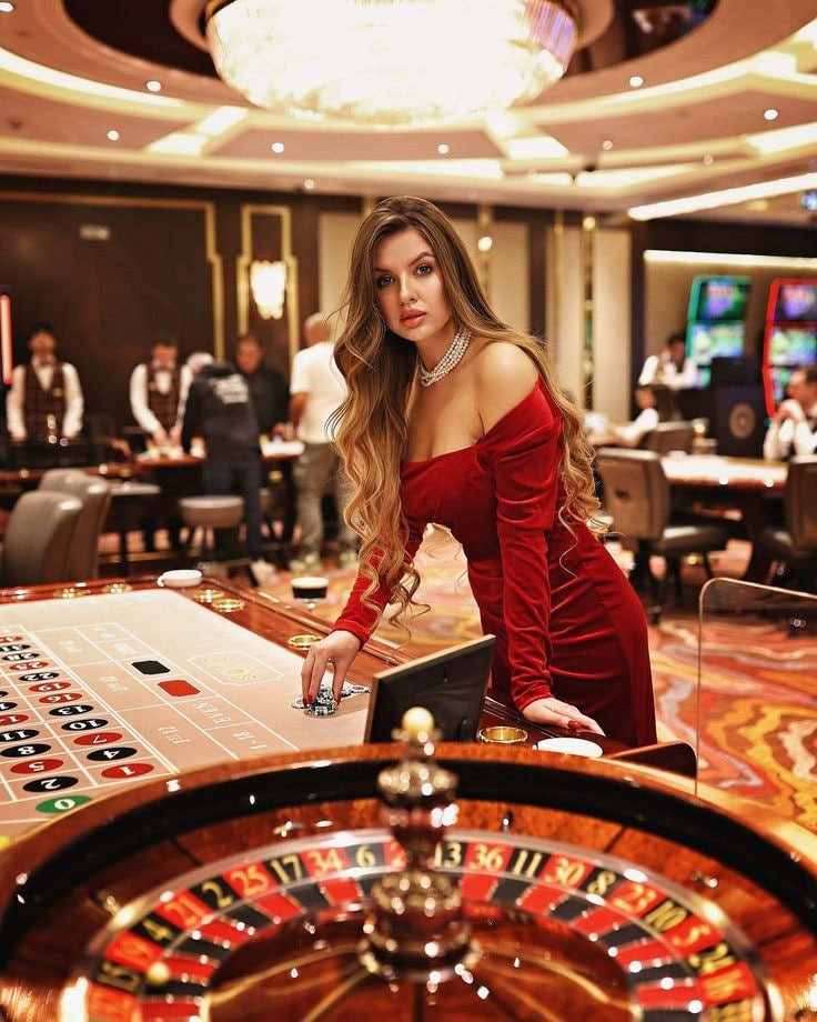 Myanmar bingo ကစားသမား mobile ဖြင့် online bingo ကစားနေပုံ